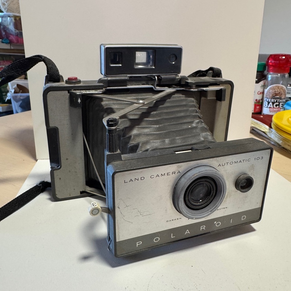 Polaroid Automatic 103 - Classic Black and Silver